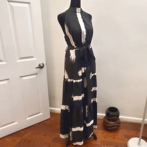 SHEIN VCAY Black and White Dress - Picture 3 of 7